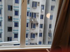 -卡罗酒店(东门晒布地铁站店)