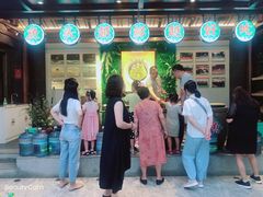 -阿瓦山寨·湘菜现炒·剁椒鱼头王(咸阳总店)