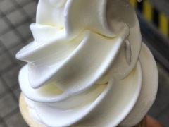 圆筒冰淇淋-麦当劳(江湾镇店)