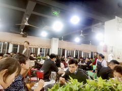 大堂-皖北巫氏三胖地锅鸡(长淮总店)