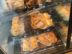-星巴克臻选(莘庄仲盛店)