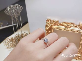 人生中的第一枚钻戒～在梵誓订的！