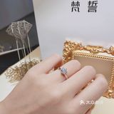 人生中的第一枚钻戒～在梵誓订的！