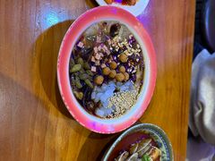 -爆炸头阿姨小四川正宗川味小吃(无任何分店)