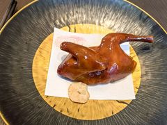 红烧妙龄乳鸽-滨江花月宴