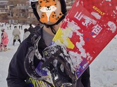 -济南卧虎山滑雪场