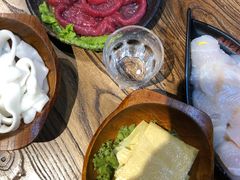 -吴氏老牌坊云南鱼豆花火锅店(通江街店)