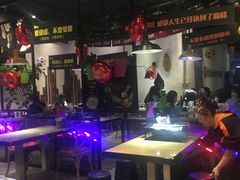 大堂-何师烧烤Pro·30年老品牌·川菜·香辣蟹(太古里旗舰店)