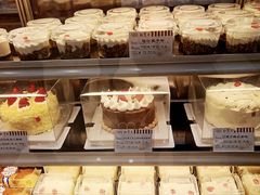 面包甜点陈列柜-红宝石·鲜奶小方·海派西点房(丰庄店)