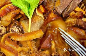 Signature Sieve Braised Dishes
