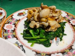 蛏子炒豆苗-誉八仙茶室酒楼(新天地店)