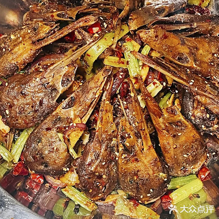 😋【干锅鸭头，绝对是味蕾的巅峰享受】🔝