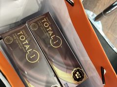 -LensCrafters亮视点·OAKLEY精选(静安嘉里中心店)