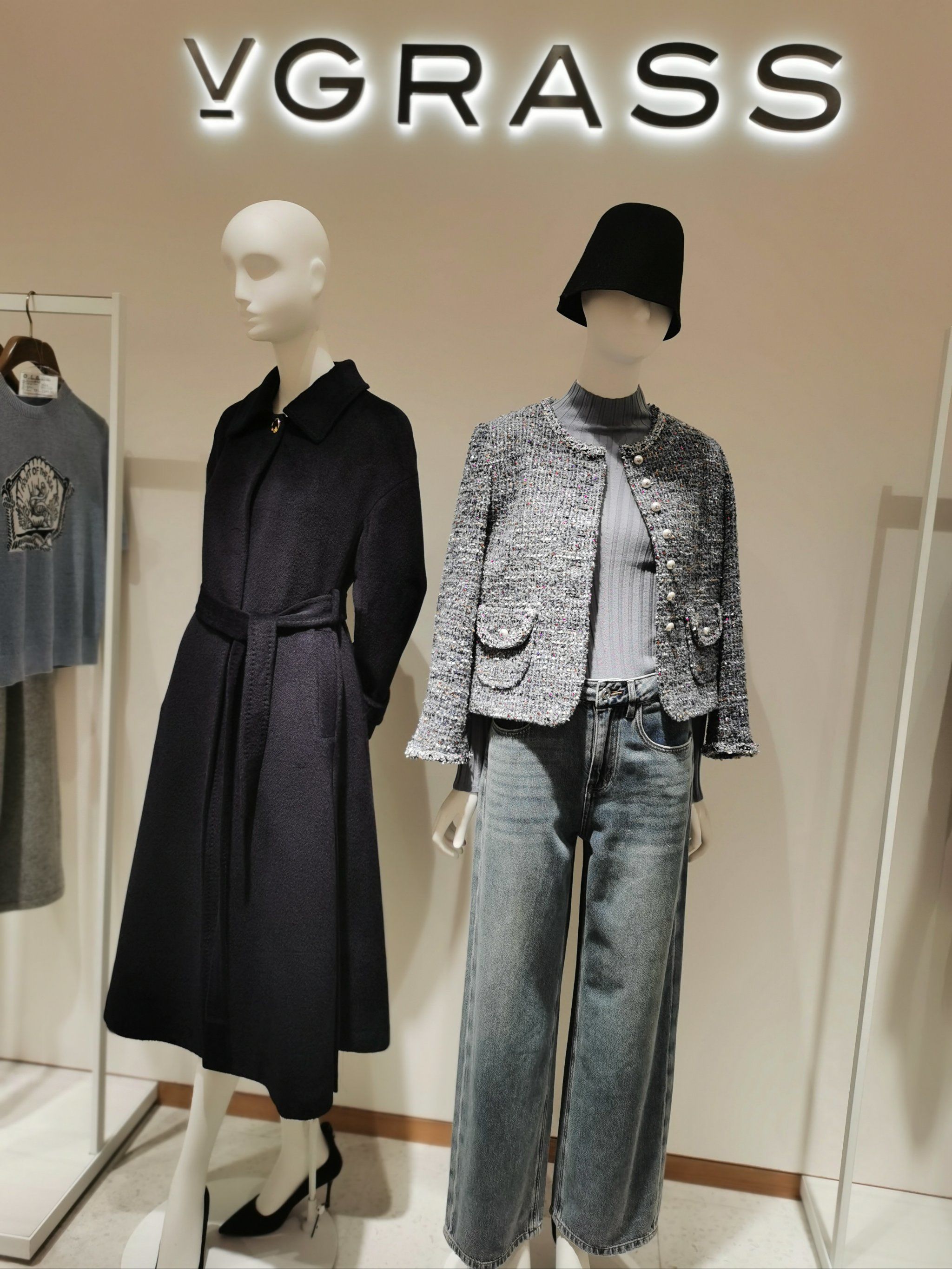 轻奢女装翠微百货二层维格娜丝的衣服上身