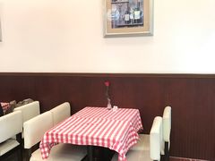 -红宝石·鲜奶小方·海派西点房(南丹店)