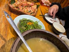 -老滇山寨•云南特色菜•地方菜•民族风情歌舞表演(金碧店)