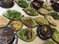 一叶一世界藏茶素食火锅-一叶一世界•素食餐厅(环球中心店)