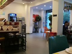 大堂-张大师鸭爪爪特色干锅(南湖店)