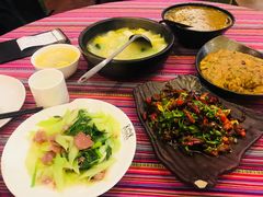 -香巴拉云南餐厅(华莱坞店)