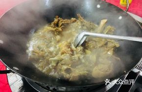 Stewed Goose in Raw Pot