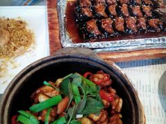 三杯牛蛙+XO酱茄子-火啫啫·粤式啫啫煲(南通首店)