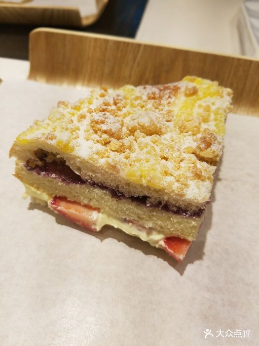 巴黎贝甜(长江路店)草莓天使酥菠萝图片 - 第6张