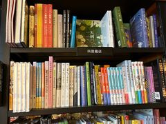 -西西弗书店&矢量咖啡(静安大悦城店)