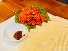 酸萝卜炒牛肉配饼-玛禄藏膳(五分店)
