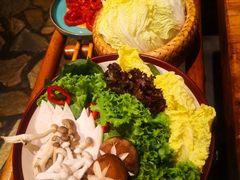 -老牌坊云南鱼豆花火锅(爱建店)