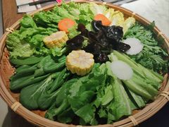 -尚尚仙·酸汤猪手·猪肚鸡火锅(华联万柳购物中心店)