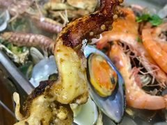烤鱿鱼-老东镇啤酒屋海鲜加工·蒸汽海鲜·海鲜烧烤(台东店)