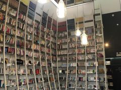 -钟书阁(松江泰晤士小镇店)