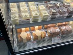 -红宝石·鲜奶小方·海派西点房(莘庄龙之梦店)