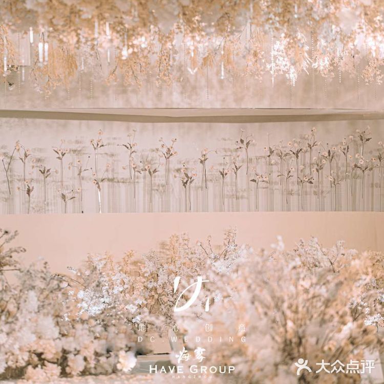 婚礼上自然流露的幸福感让现场更有温馨浪漫的氛围