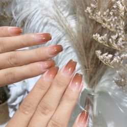 -花岐款式专研健康美甲沙龙