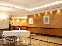 -深圳富苑皇冠假日套房酒店