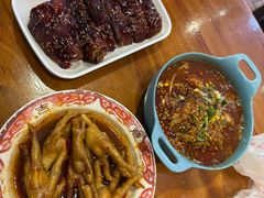 -爆炸头阿姨小四川正宗川味小吃(无任何分店)