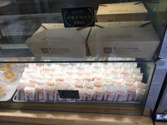 面包甜点陈列柜-鲍师傅糕点(春熙路店)