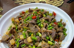 Stir-Fried Appetizing Chicken Offal