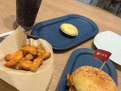 招牌秘制鸡腿堡-必胜客(南通新圆融店)