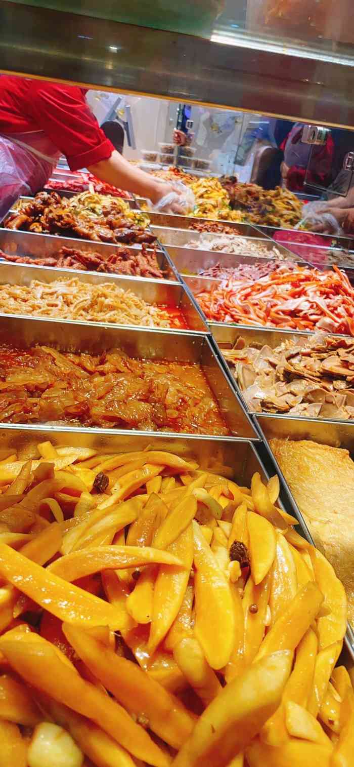 山林大红(天钥桥路店)-"山林熟食也算上海老品牌了 里面的熟食品种.