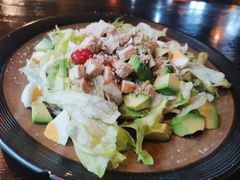 牛油果考伯沙拉-Local泰莲庭(虹鳟鱼店)