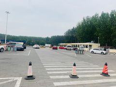 -窦店服务区-停车场