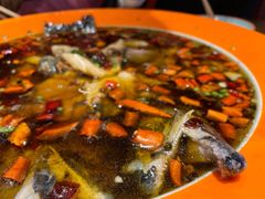 沸腾虹鳟鱼-向外鱼乐·土菜·虹鳟鱼