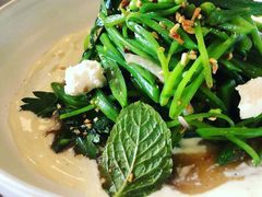 -ROAST coffee & eatery