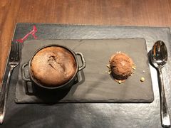 巧克力熔岩蛋糕-恰餐厅及酒吧 CHAR Bar & Grill (北京丽都皇冠假日店)