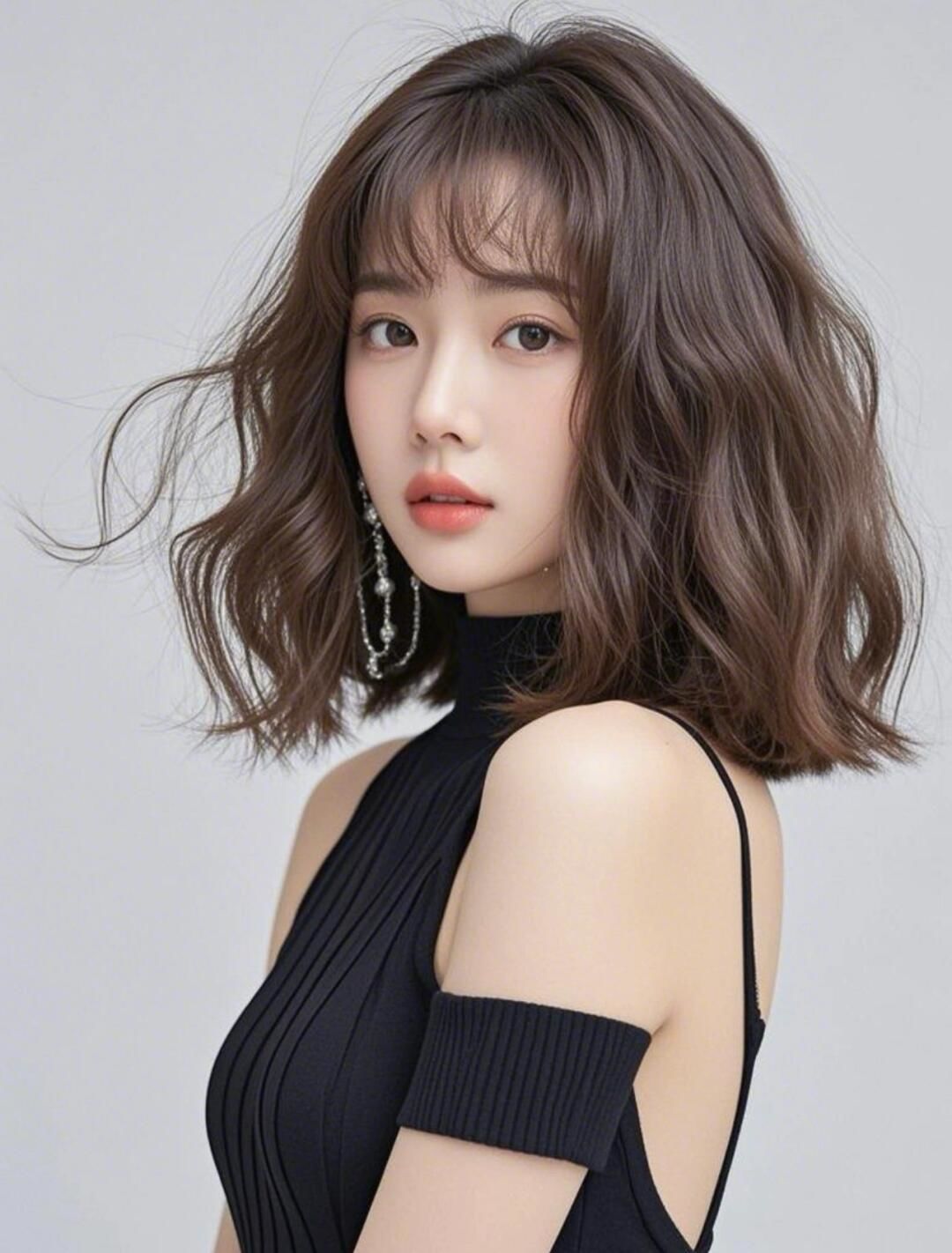 2025必火发型推荐\\n2025发型推荐\\n当下的女孩子个性鲜明有自己的