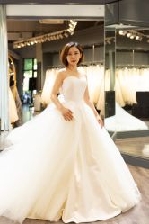 -深白婚纱艺术馆(王府壹号店)