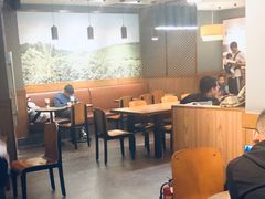 大堂-星巴克(杭州湖滨银泰E区店)