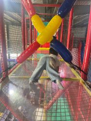 -趣玩空间蹦床乐园(临平旗舰店)